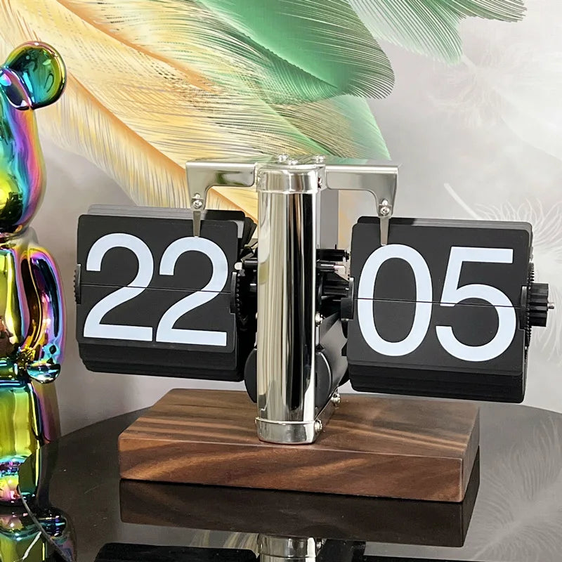 Retro-Flip-Uhr – Zeitloser Eyecatcher für Ihr Büro