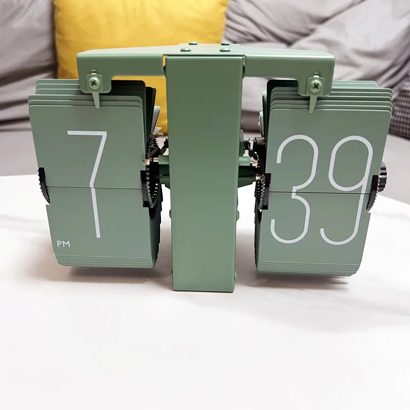 Retro-Flip-Uhr – Zeitloser Eyecatcher für Ihr Büro