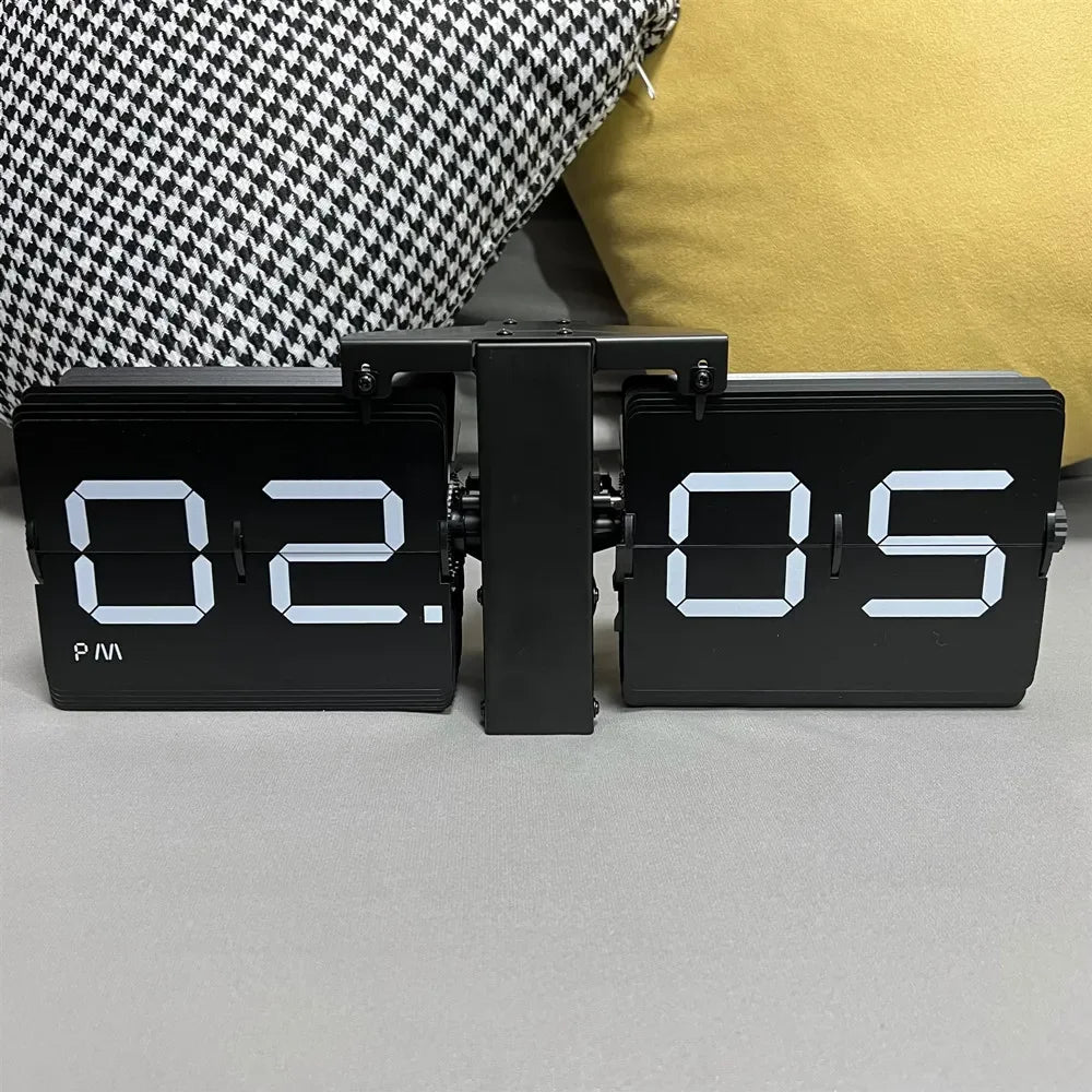 Retro-Flip-Uhr – Zeitloser Eyecatcher für Ihr Büro