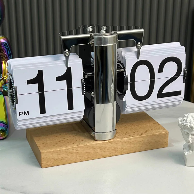 Retro-Flip-Uhr – Zeitloser Eyecatcher für Ihr Büro