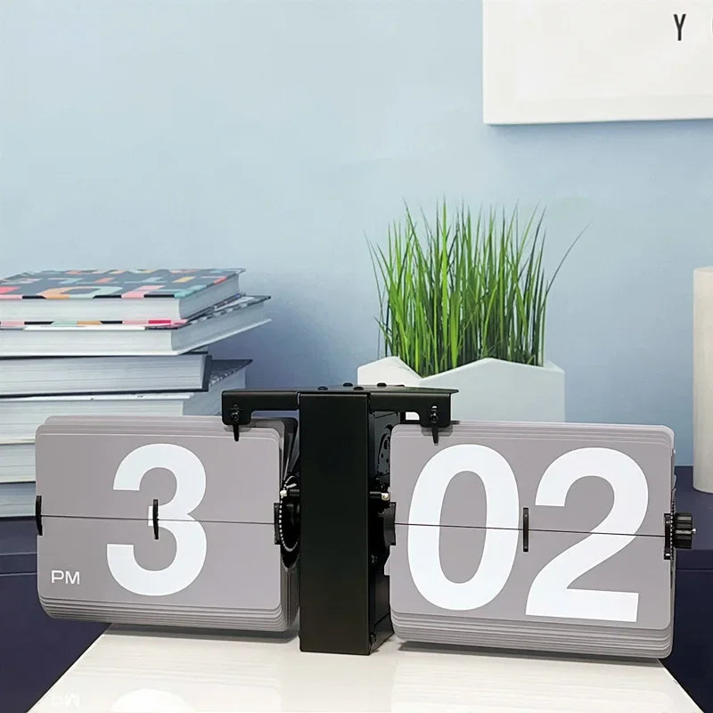 Retro-Flip-Uhr – Zeitloser Eyecatcher für Ihr Büro