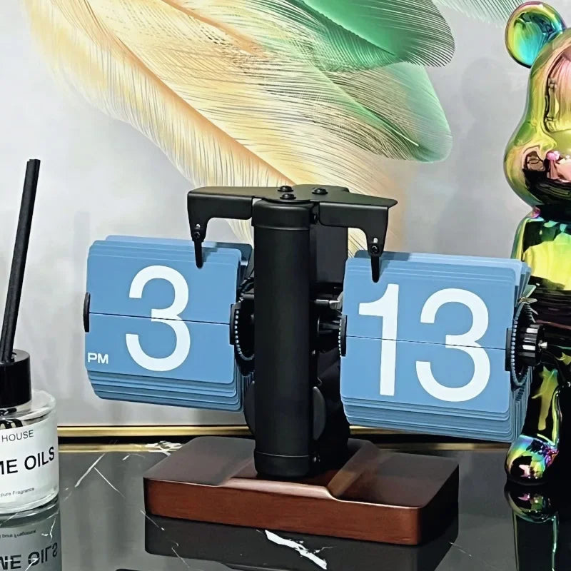 Retro-Flip-Uhr – Zeitloser Eyecatcher für Ihr Büro