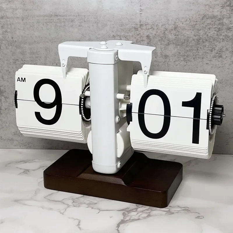 Retro-Flip-Uhr – Zeitloser Eyecatcher für Ihr Büro