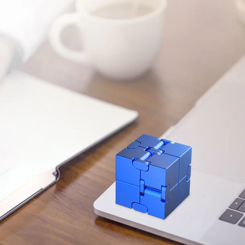 Magic Cube Stress Relief Toy – Infinity Cube für Stressabbau & Entspannung