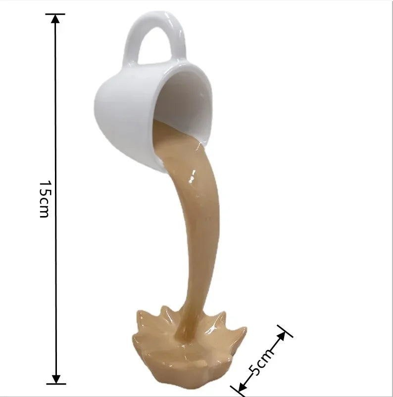Magische Kaffee-Skulptur – Schwebende Tasse mit realistischer Spritz-Deko fürs Büro