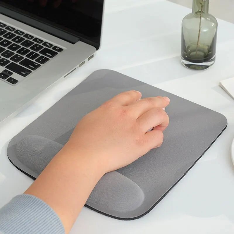 Ergonomisches Mauspad mit Handgelenkstütze für Büroangestellte