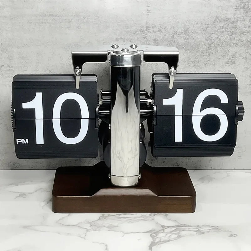 Retro-Flip-Uhr – Zeitloser Eyecatcher für Ihr Büro