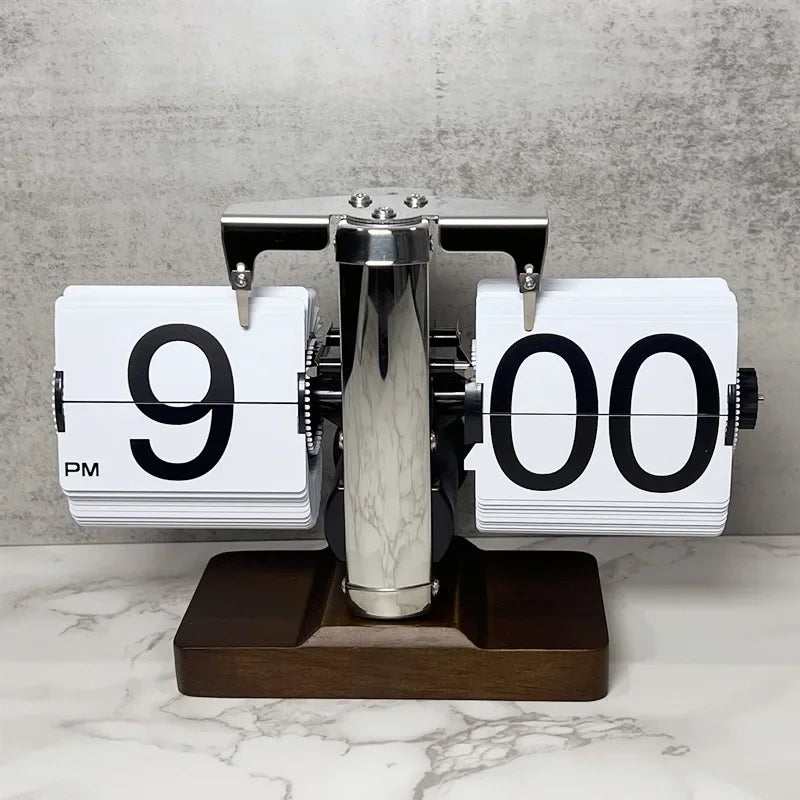 Retro-Flip-Uhr – Zeitloser Eyecatcher für Ihr Büro