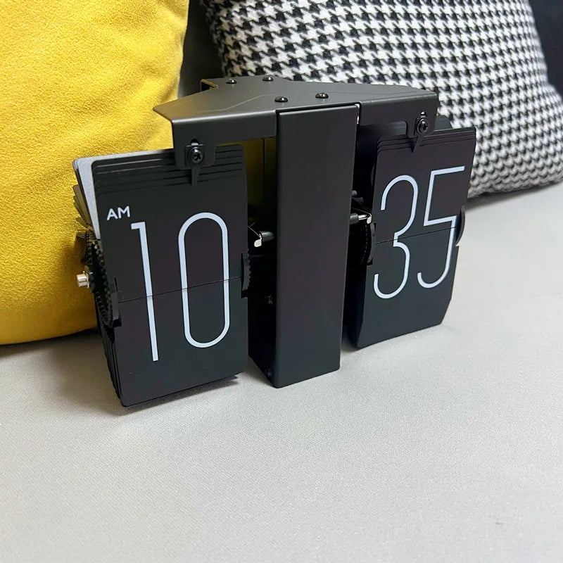 Retro-Flip-Uhr – Zeitloser Eyecatcher für Ihr Büro