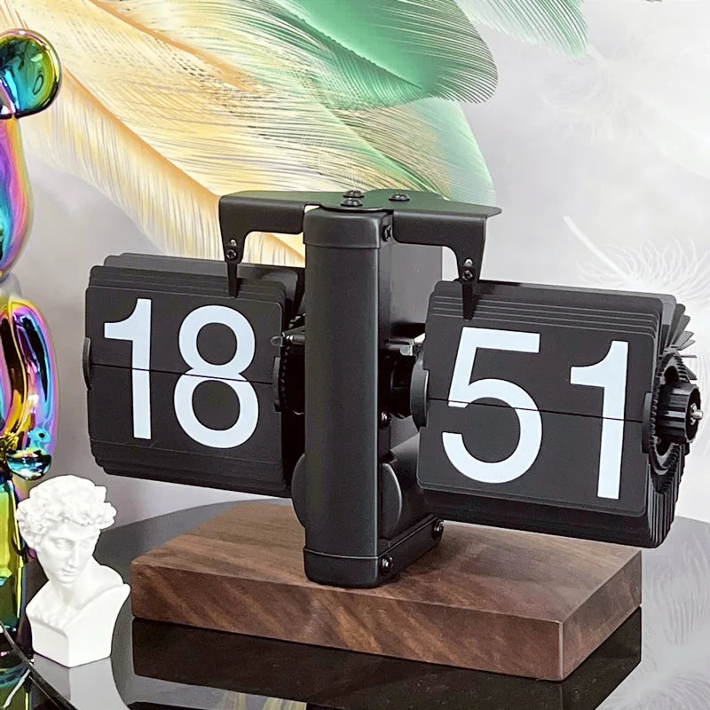 Retro-Flip-Uhr – Zeitloser Eyecatcher für Ihr Büro
